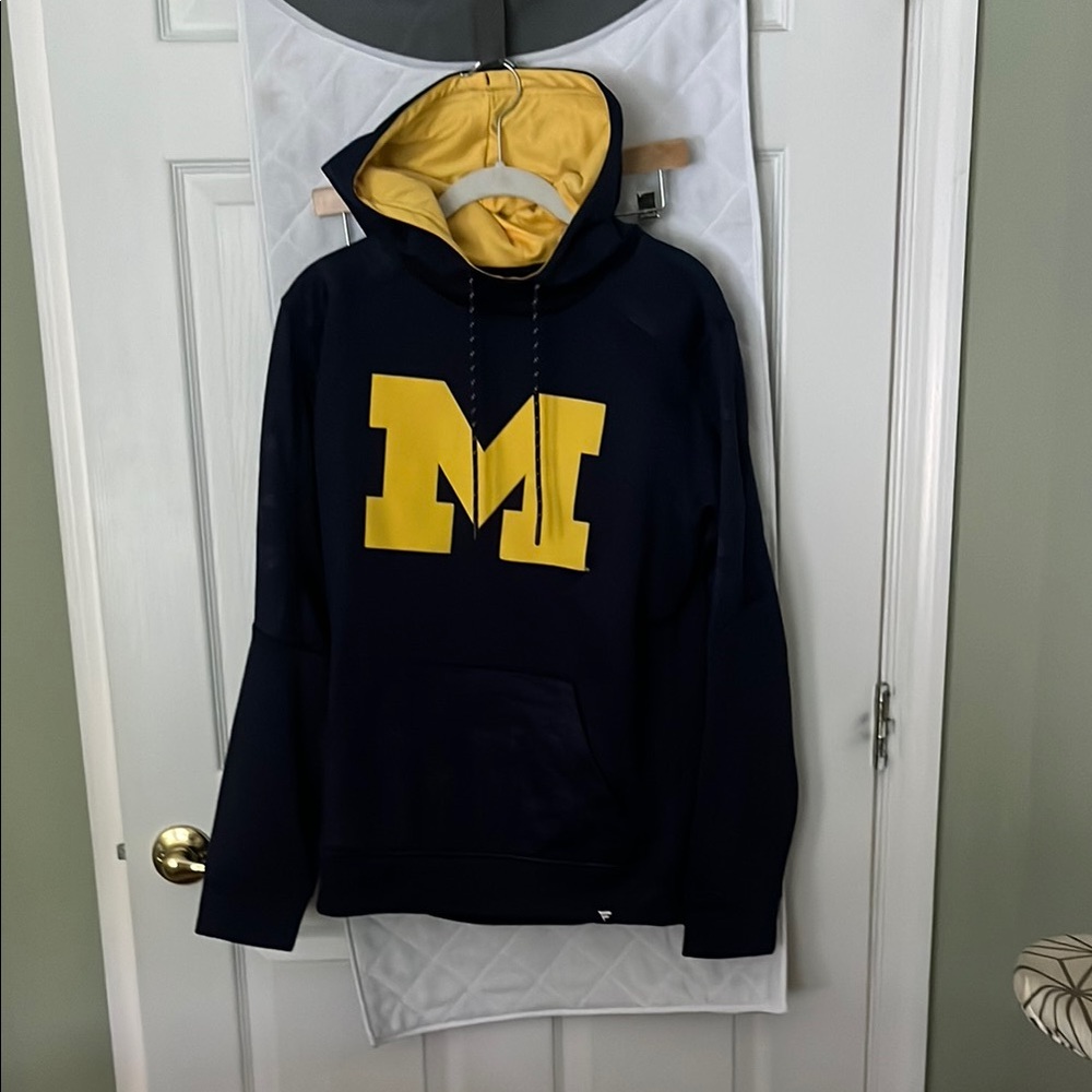 NWOT Fanatics Michigan Navy Hoodie with Yellow 'M' Graphic